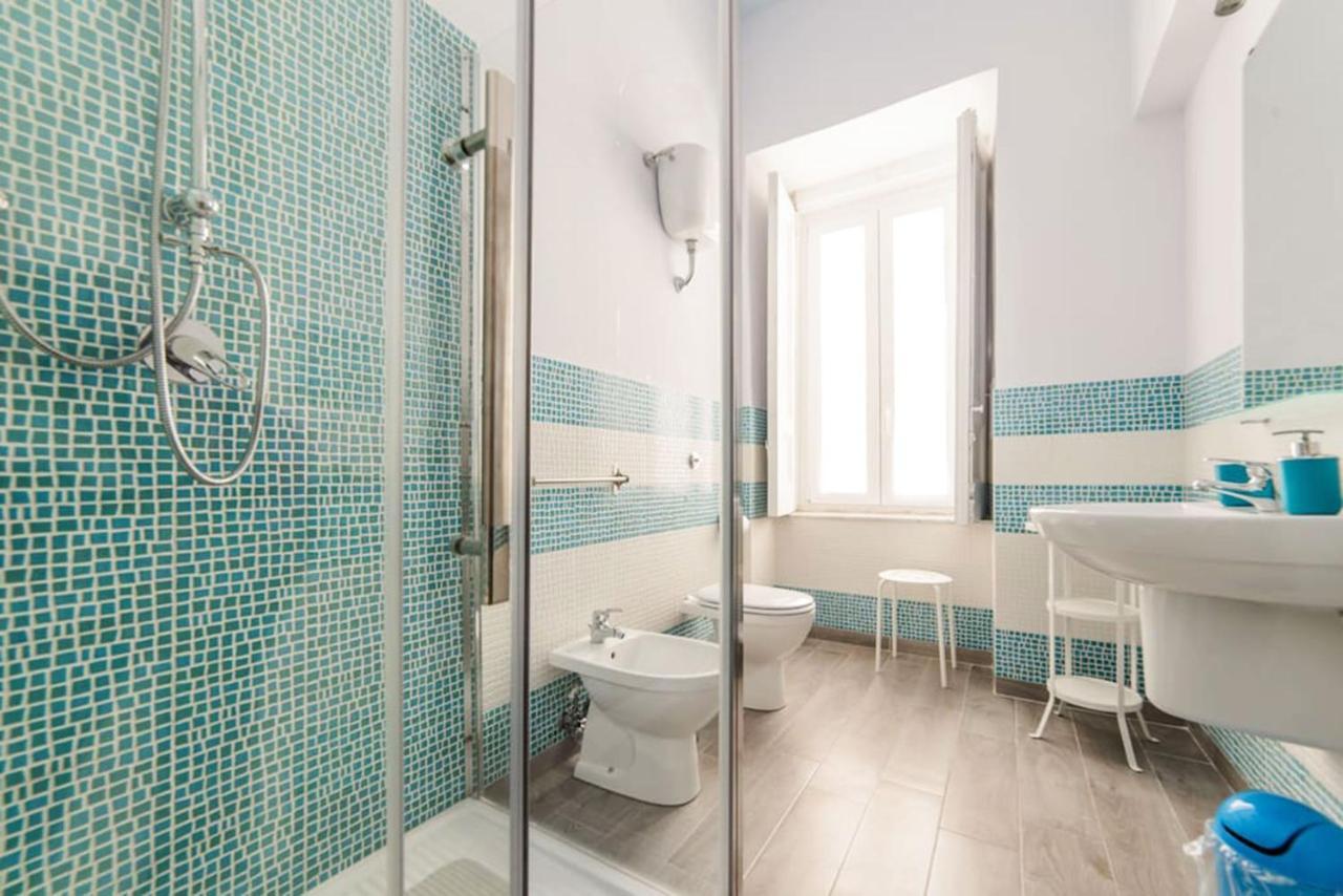 نابولي Viky'S Home B&B المظهر الخارجي الصورة